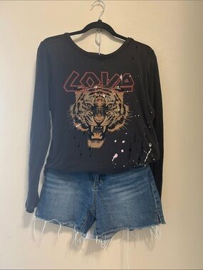 Chaser Black Graphic Tiger Long-Sleeve Women's Top with distressing throughout